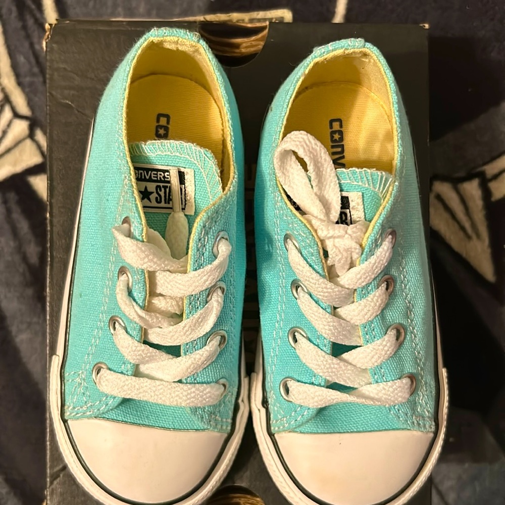 Converse Chuck Taylor Ox - Picture 1 of 2